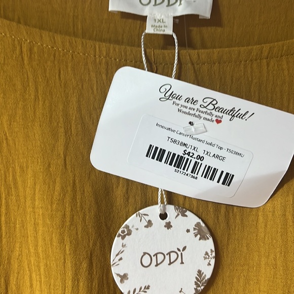 Beautiful Yellow/Gold ODDY top. Size 1XL. Never worn!! NWT - Picture 2 of 5